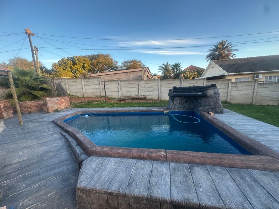 3 Bedroom Property for Sale in Bothasrus Eastern Cape